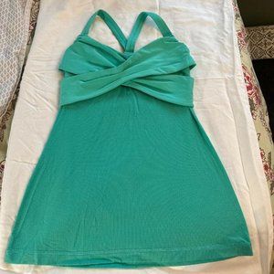 Lululemon Women's Green Sleeveless Criss Cross Activewear Tank Top Size 4